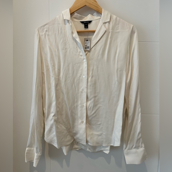 NWT Long-Sleeve Buttoned-Down Fluid Blouse - Picture 2 of 4